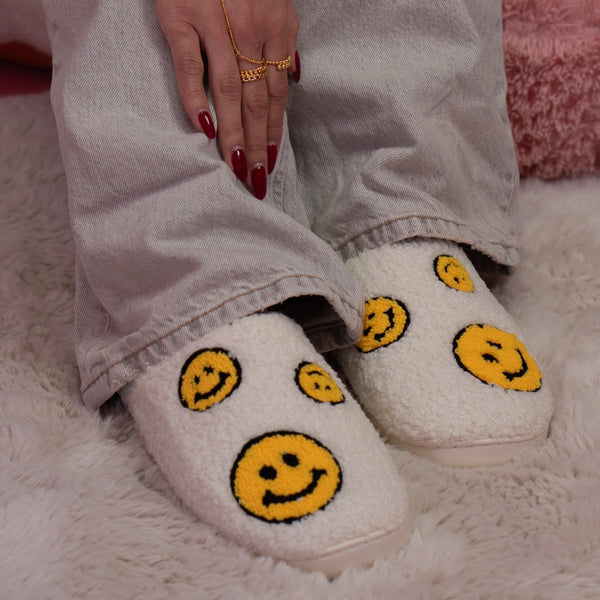 شباشب بوجوه متعددة مبتسمة (Smiley Slippers)